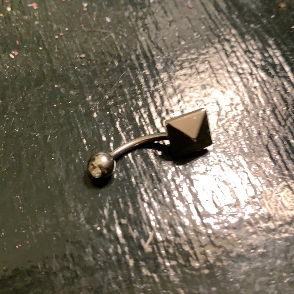 14g. Pyramid Stud Navel/Belly Button Barbell